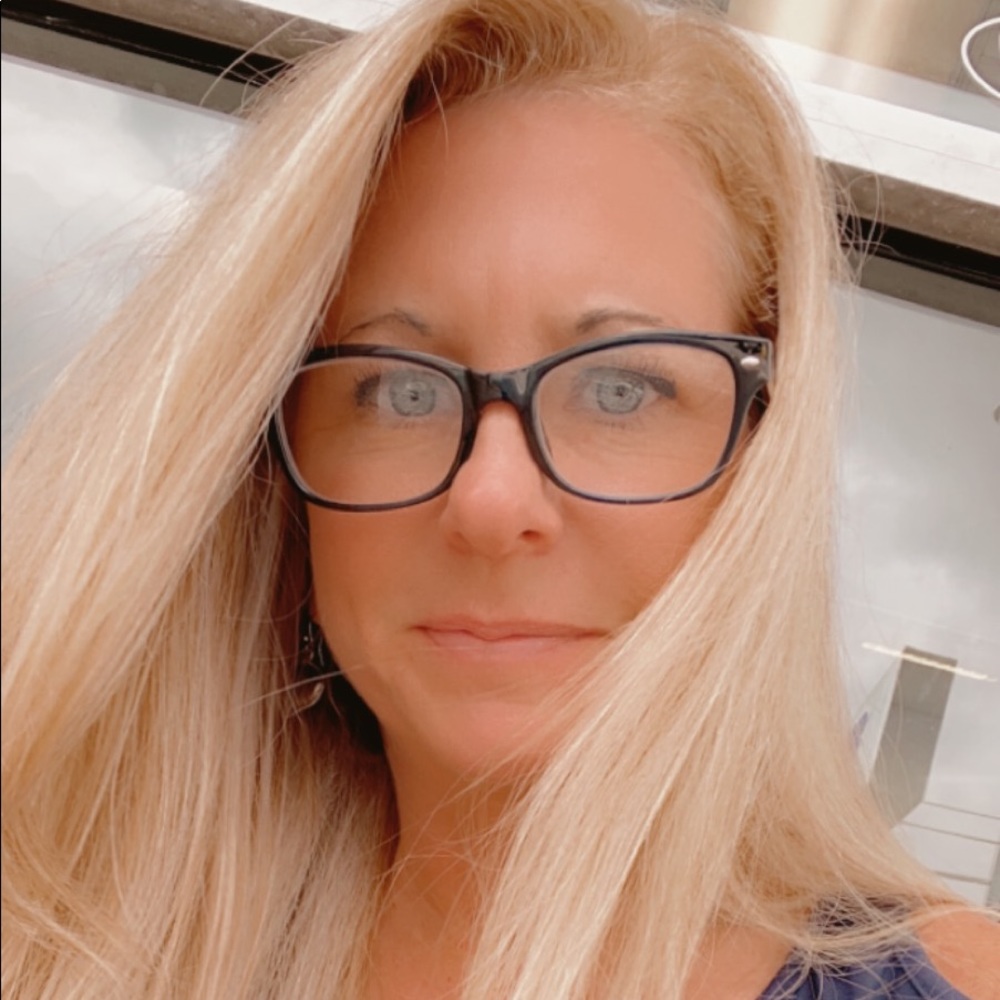 Meet your Posher, Stephanie